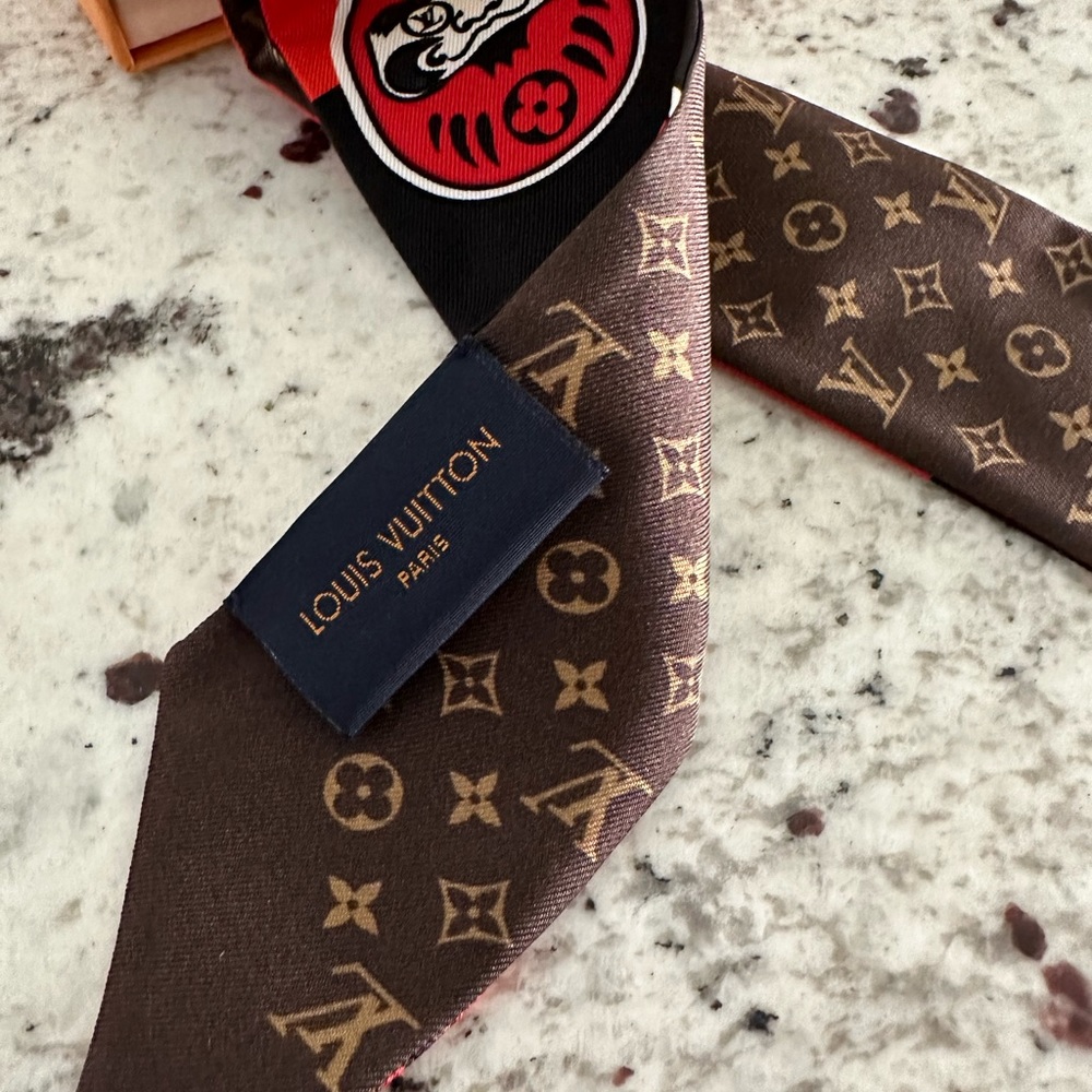 Louis Vuitton Bandeau BB Kabuki Scarf Monogram Silk Limited Edition RARE - Picture 9 of 11